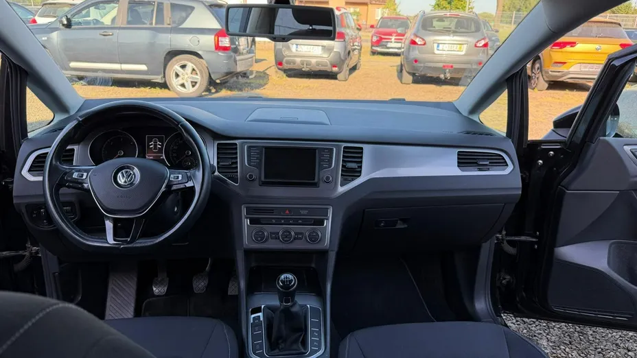 VOLKSWAGEN Golf Sportsvan -