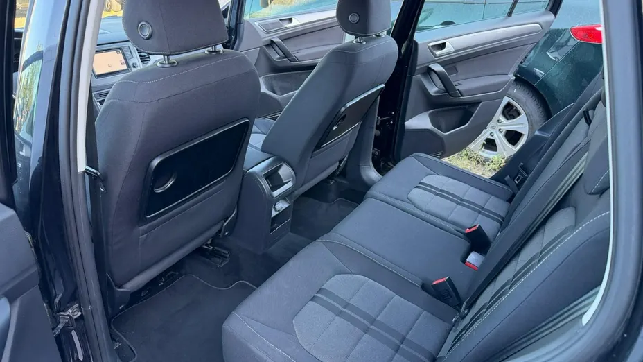 VOLKSWAGEN Golf Sportsvan -