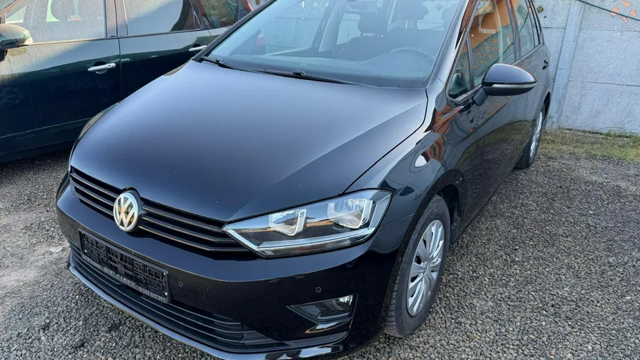 VOLKSWAGEN Golf Sportsvan -