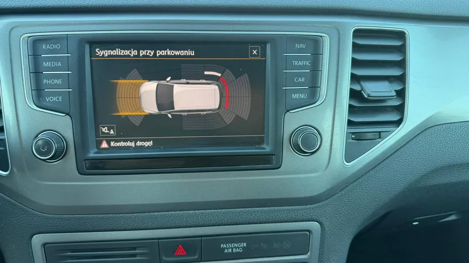 VOLKSWAGEN Golf Sportsvan -