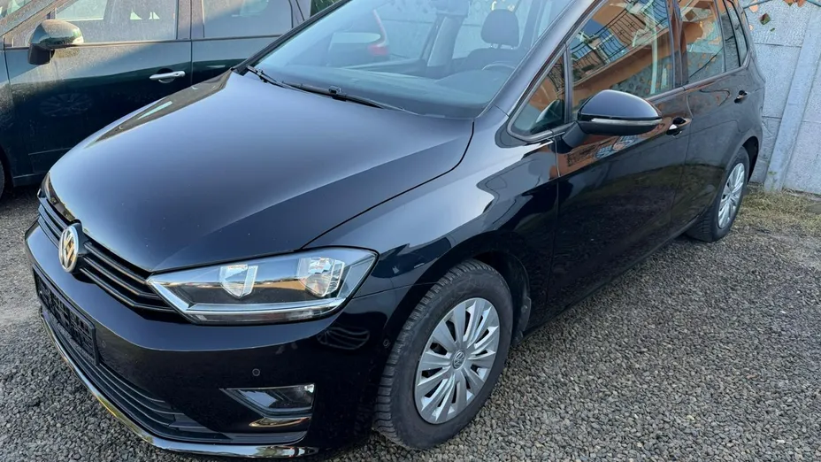VOLKSWAGEN Golf Sportsvan -