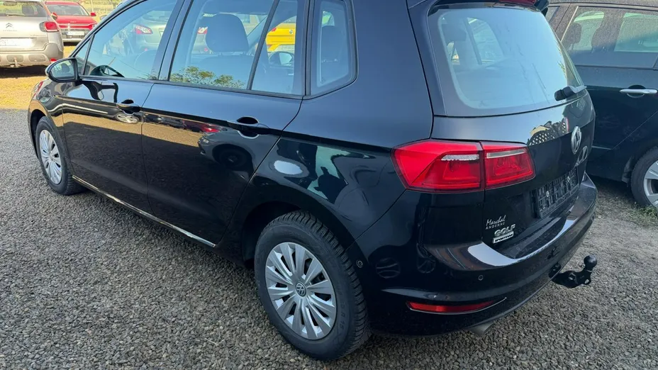 VOLKSWAGEN Golf Sportsvan -