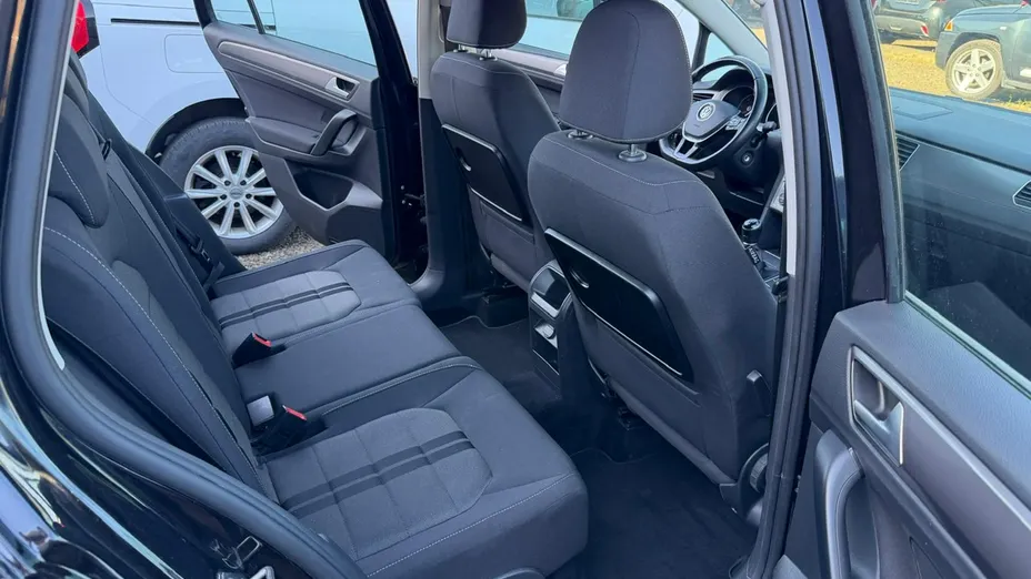 VOLKSWAGEN Golf Sportsvan -