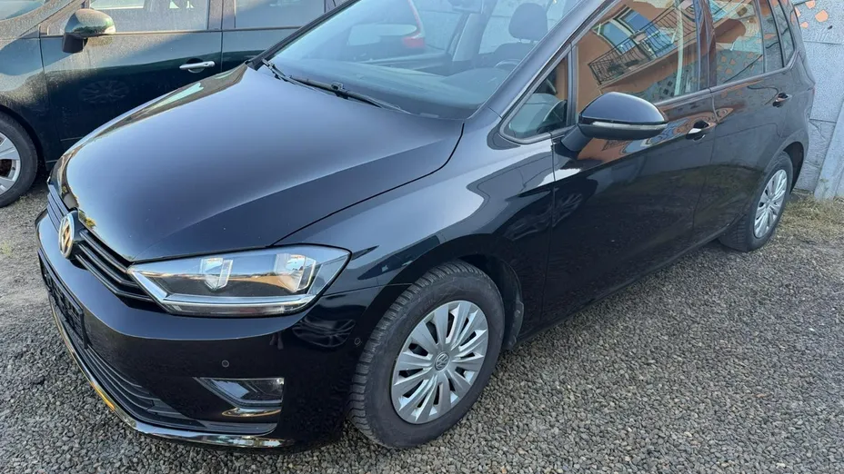 VOLKSWAGEN Golf Sportsvan -