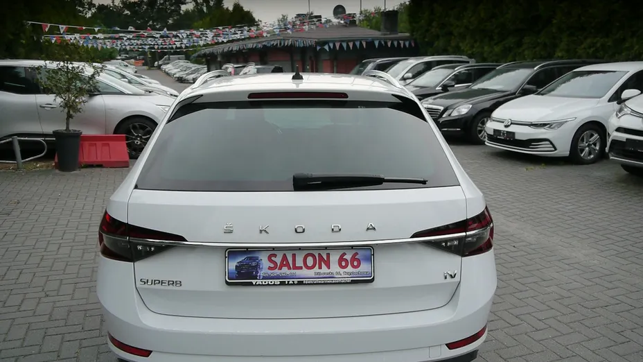 SKODA Superb -