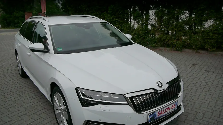 SKODA Superb -