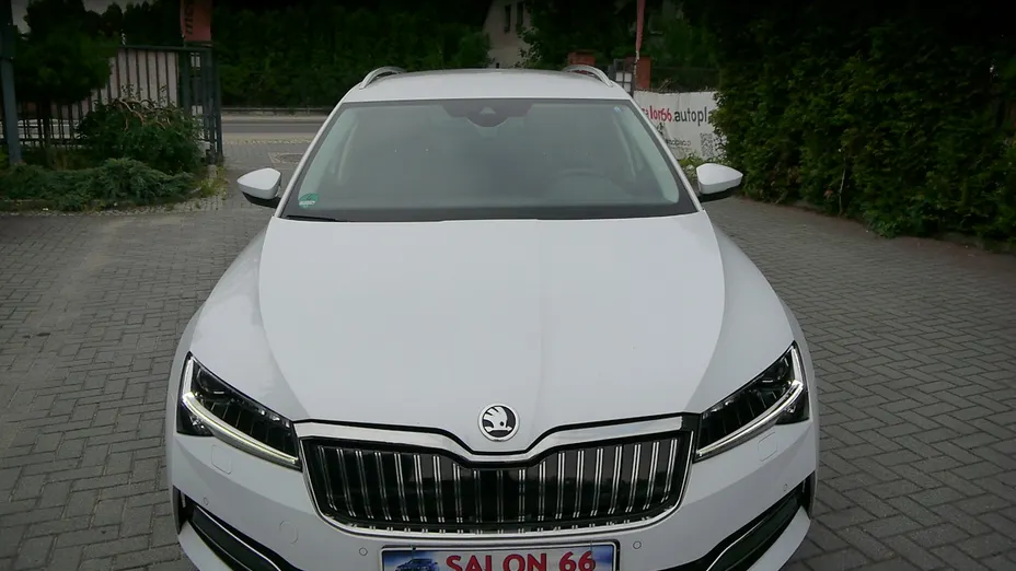 SKODA Superb -