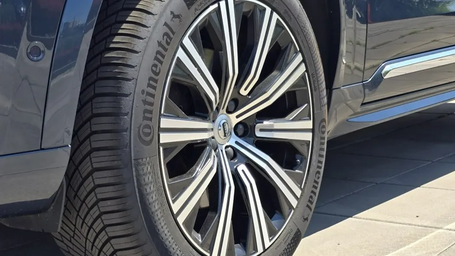 VOLVO XC90 -