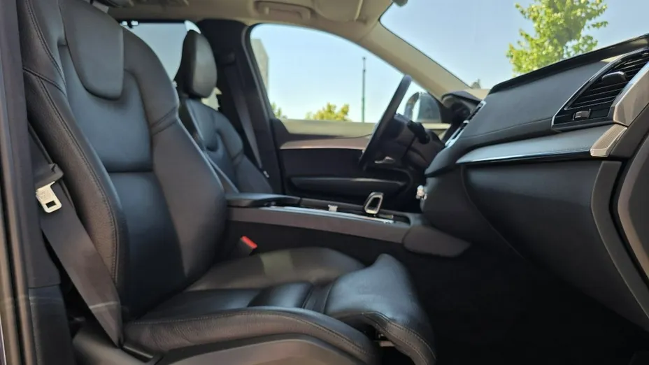 VOLVO XC90 -