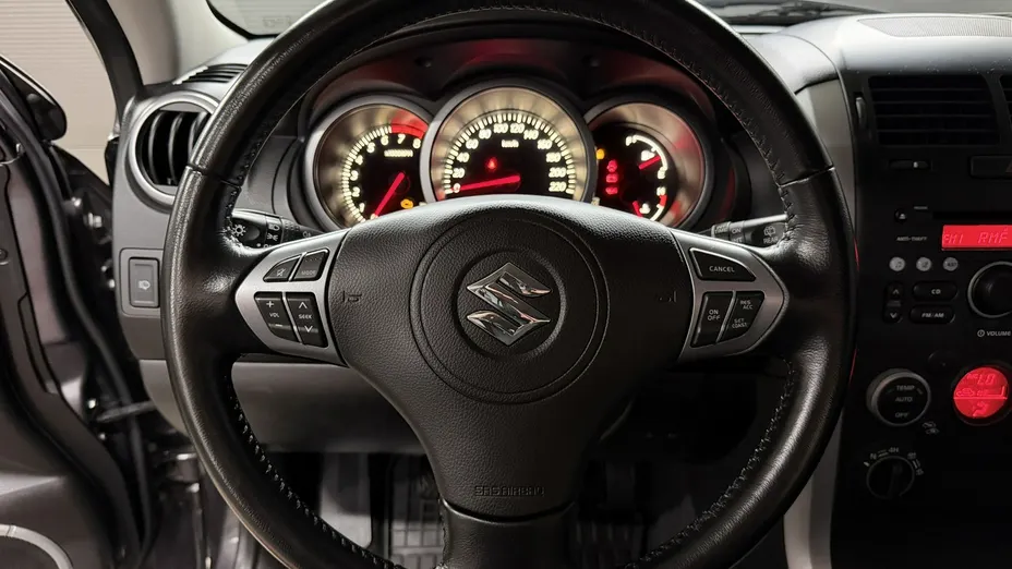 SUZUKI Grand Vitara -