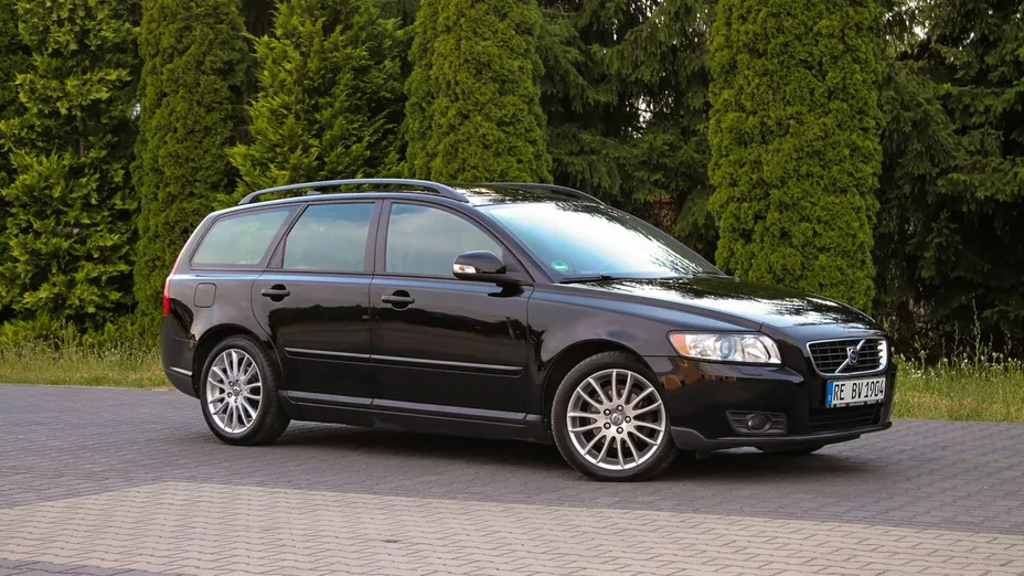 VOLVO V50 -