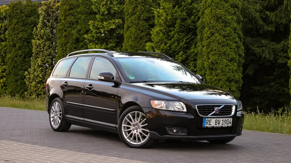 VOLVO V50 -