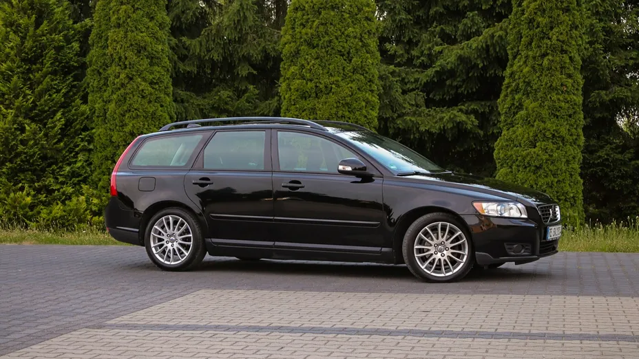 VOLVO V50 -