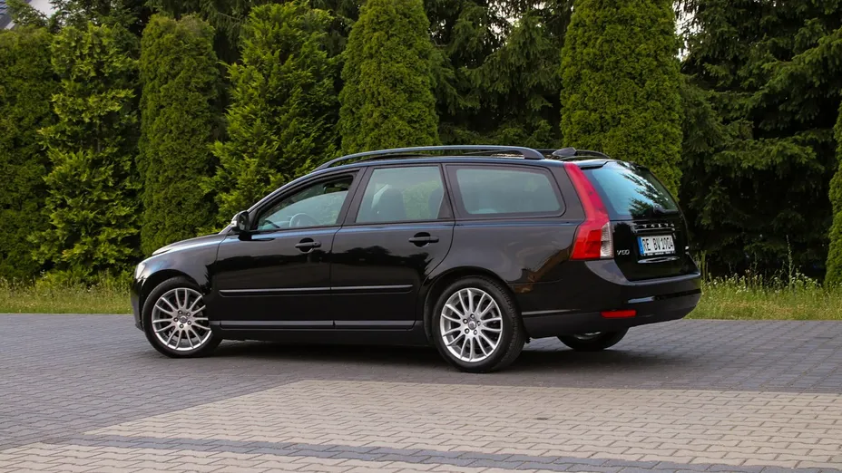 VOLVO V50 -