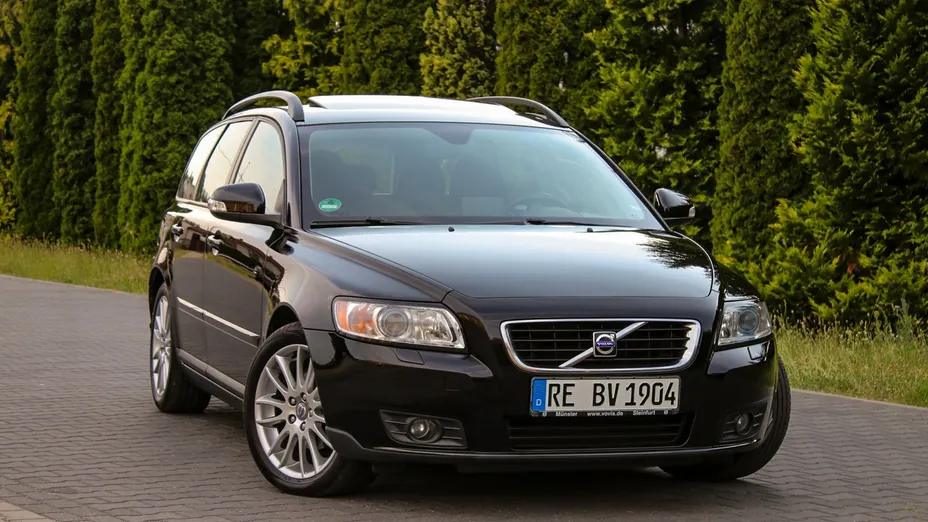 VOLVO V50 -