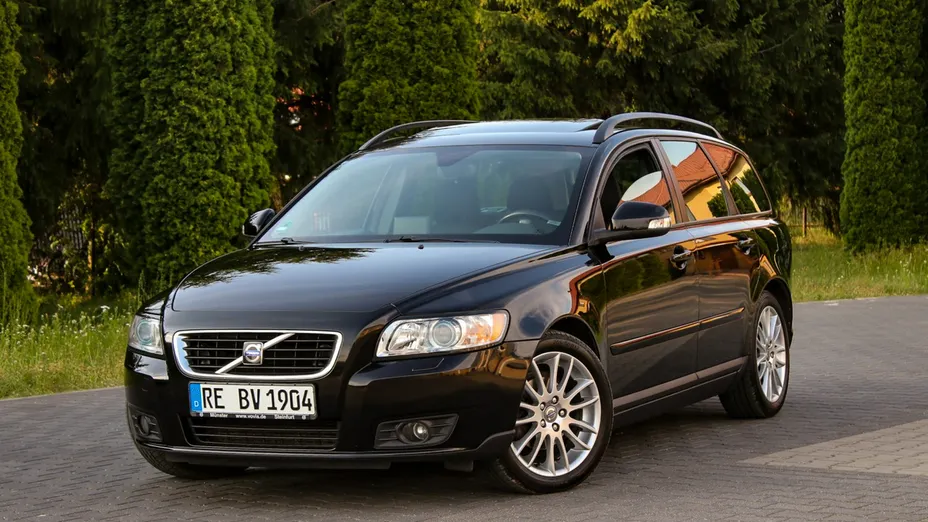 VOLVO V50 -