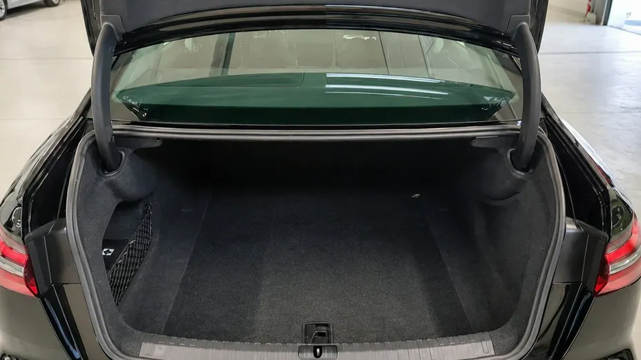 AUDI A6 -