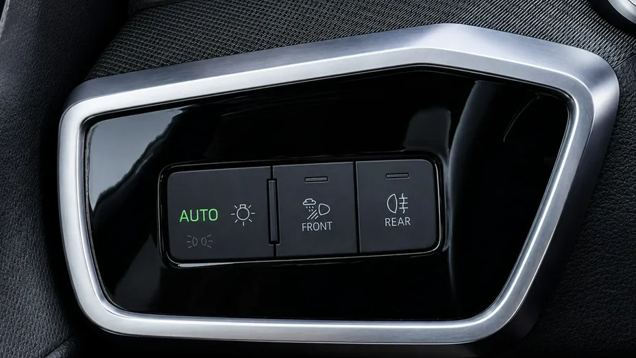 AUDI A6 -