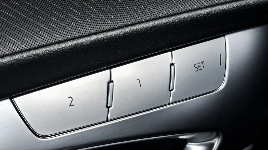 AUDI A6 -