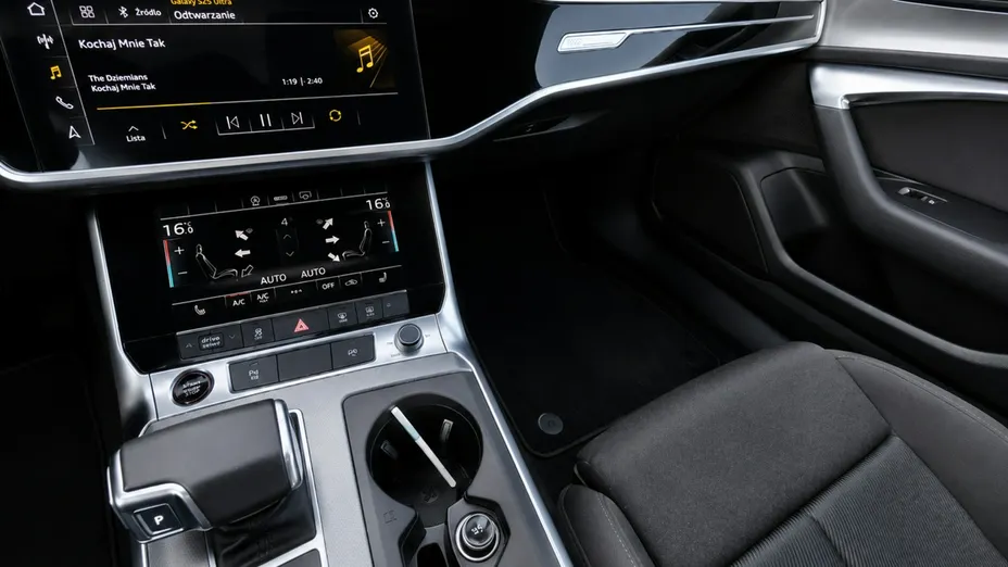 AUDI A6 -