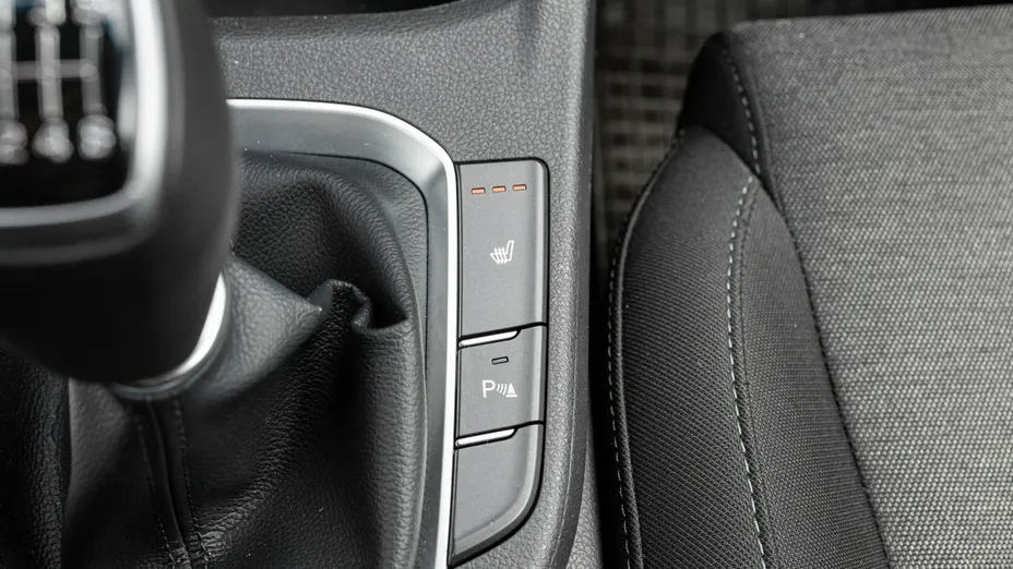 HYUNDAI i30 -