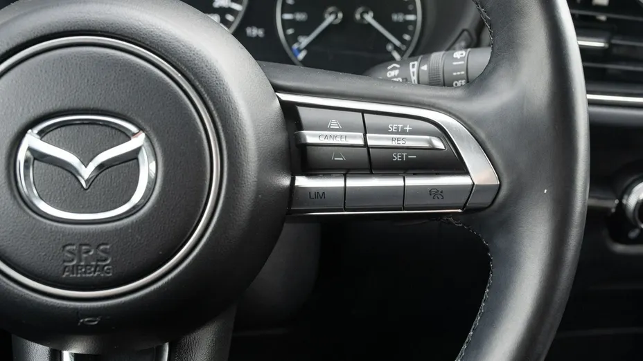 MAZDA CX-30 -