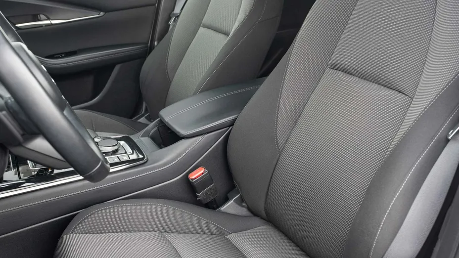 MAZDA CX-30 -