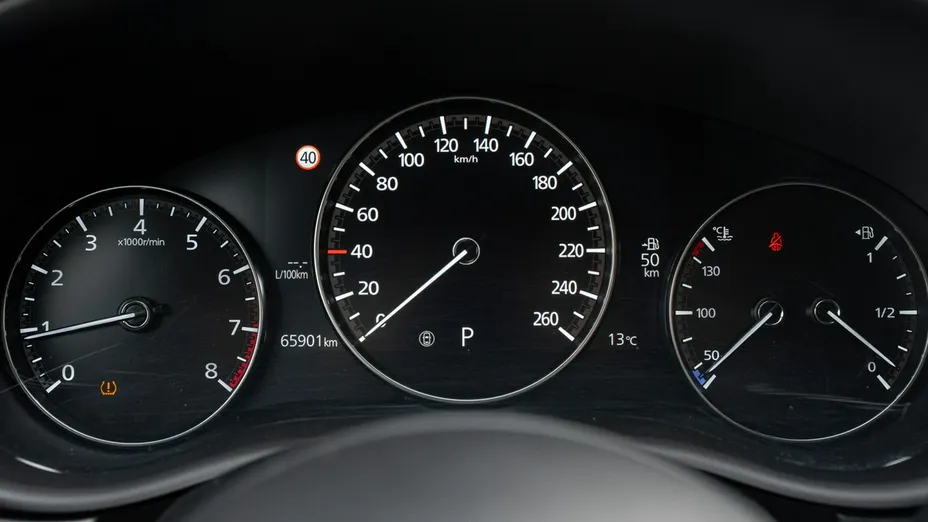 MAZDA CX-30 -