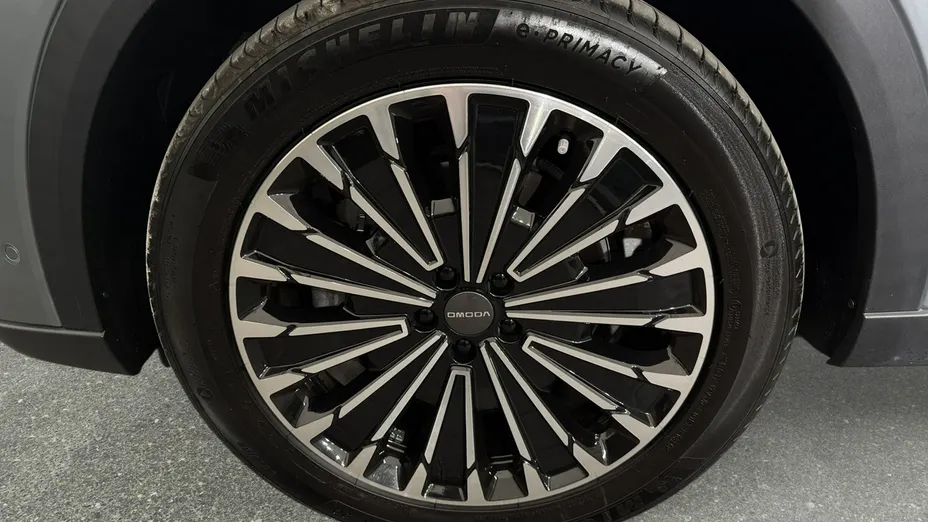 OMODA Omoda 9 -