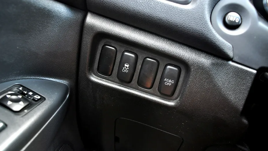 MITSUBISHI ASX -