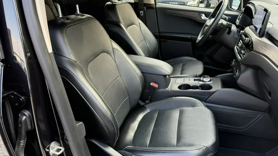 FORD Escape -