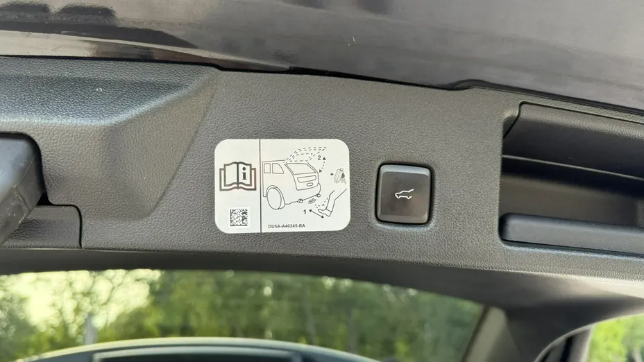 FORD Escape -