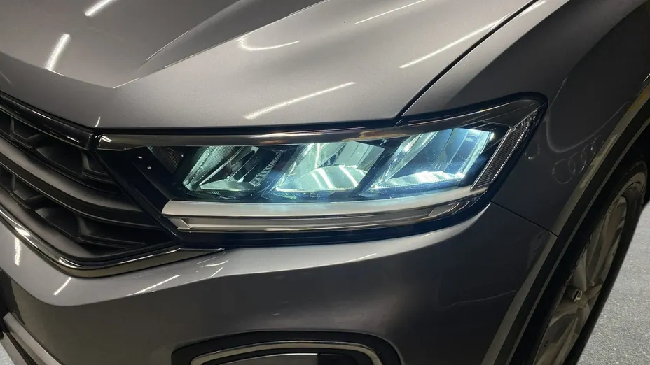 VOLKSWAGEN T-ROC -