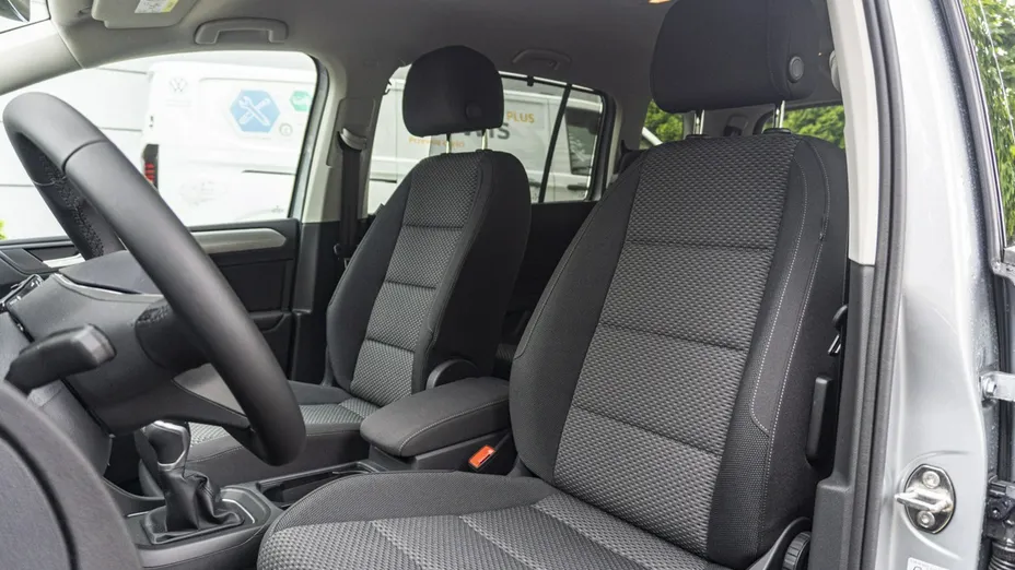 VOLKSWAGEN Touran -