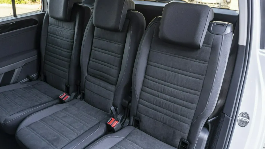 VOLKSWAGEN Touran -
