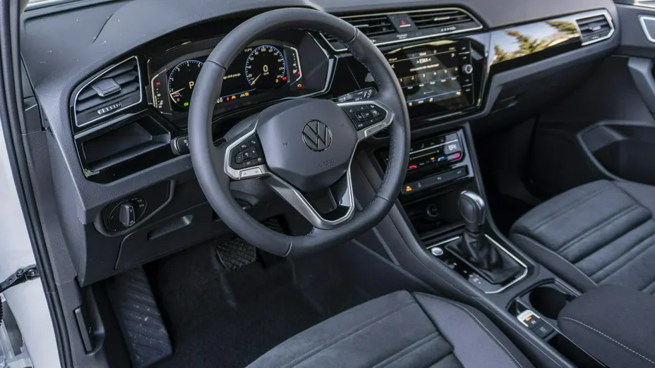 VOLKSWAGEN Touran -