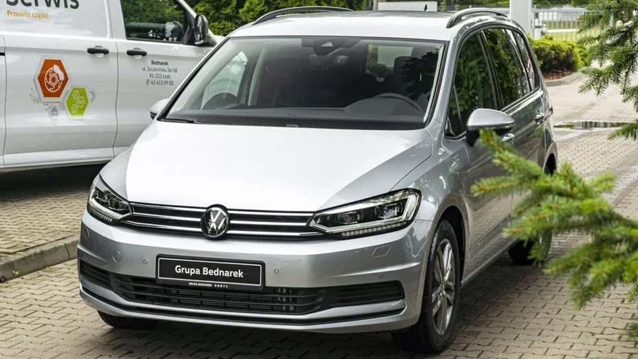VOLKSWAGEN Touran -