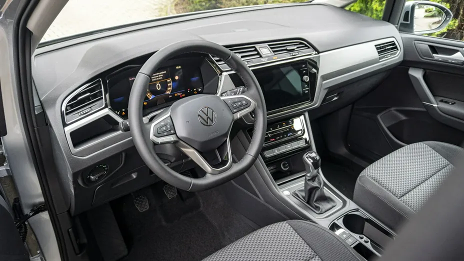 VOLKSWAGEN Touran -