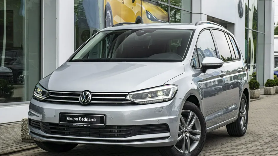 VOLKSWAGEN Touran -