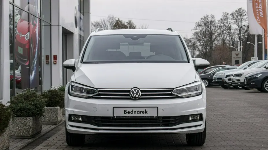 VOLKSWAGEN Touran -