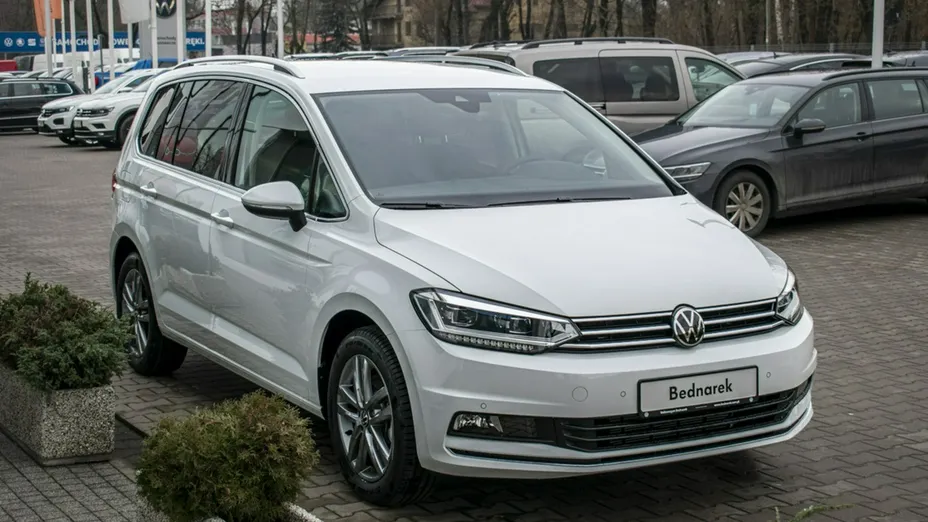 VOLKSWAGEN Touran -