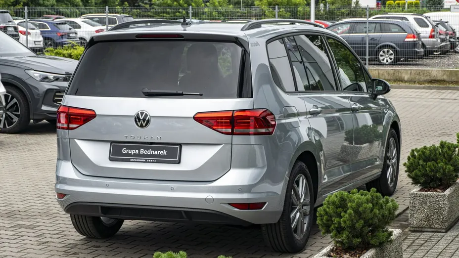 VOLKSWAGEN Touran -