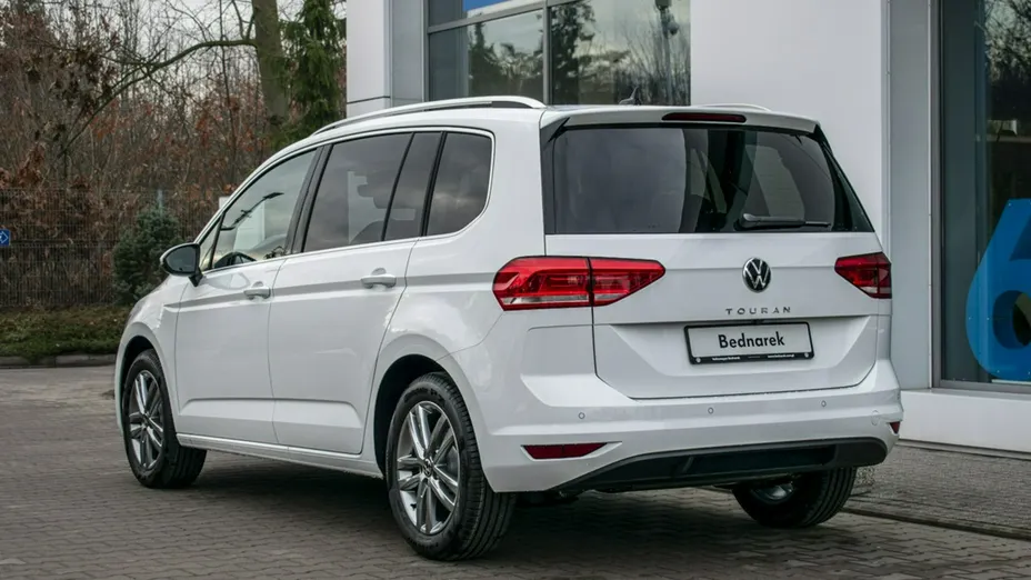 VOLKSWAGEN Touran -