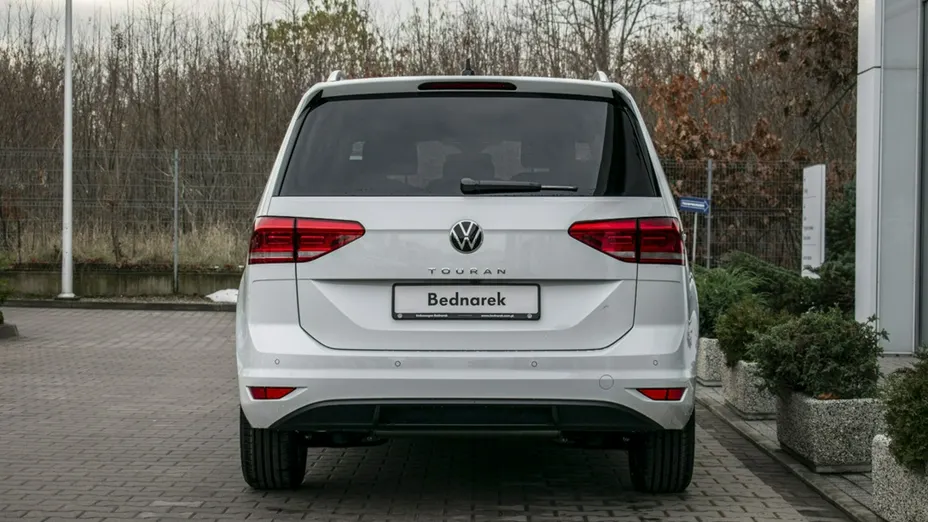 VOLKSWAGEN Touran -
