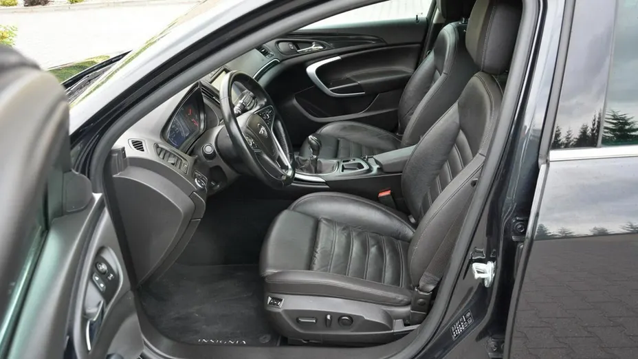 OPEL Insignia -