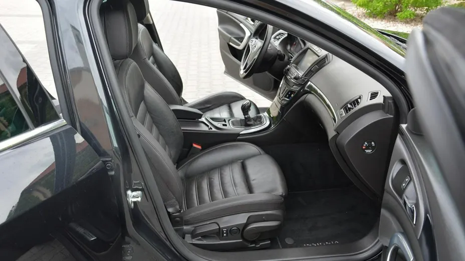 OPEL Insignia -