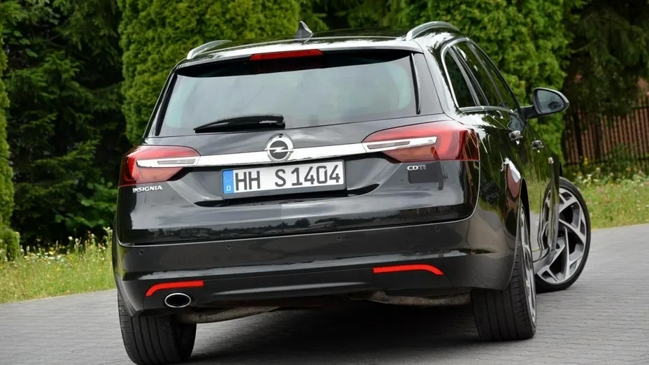 OPEL Insignia -