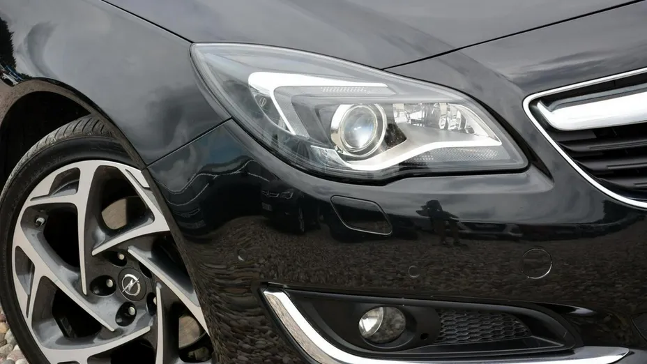 OPEL Insignia -