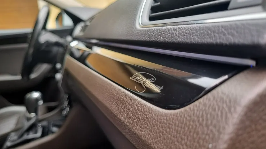 SKODA Superb -