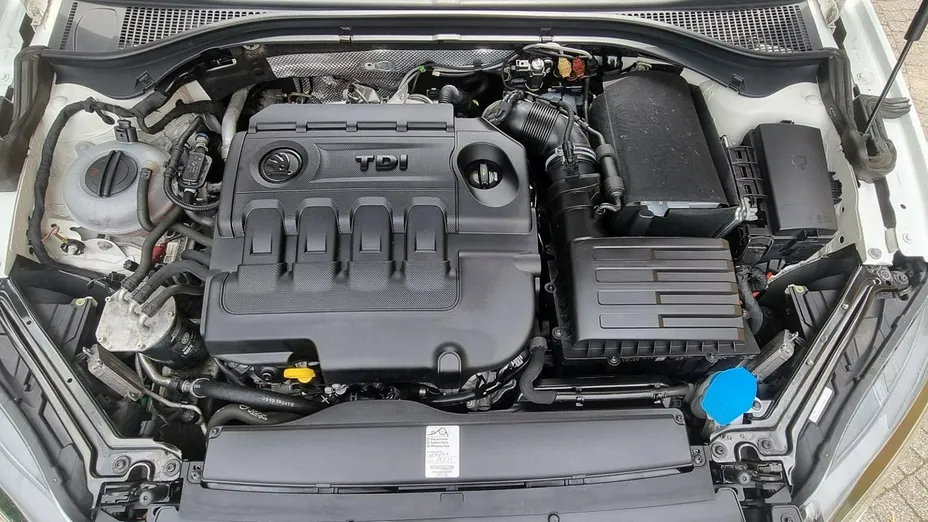 SKODA Superb -